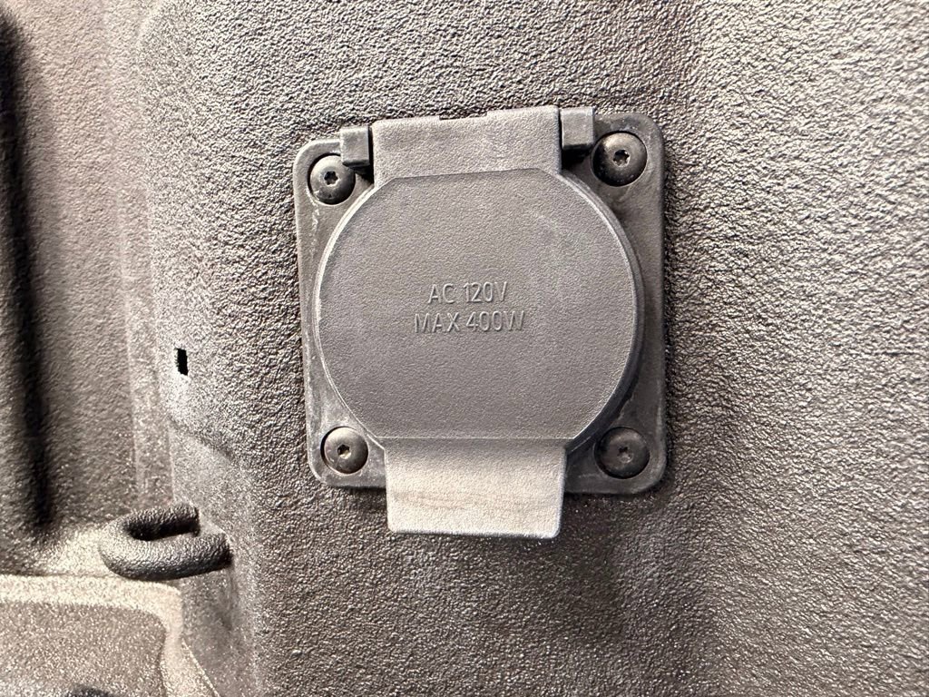 Used 2025 GMC Sierra 1500 AT4 w/ AT4 Premium Package AWD/4WD image 9