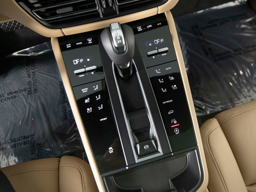 New 2026 Porsche Macan AWD/4WD image 25