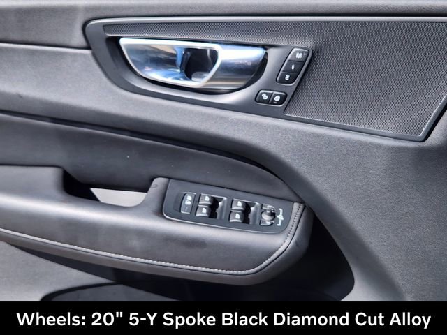 Certified 2025 Volvo XC60 B5 Plus AWD/4WD image 11