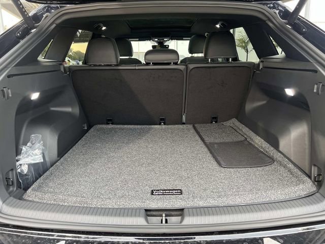 New 2026 Volkswagen Atlas Cross Sport SE FWD image 25