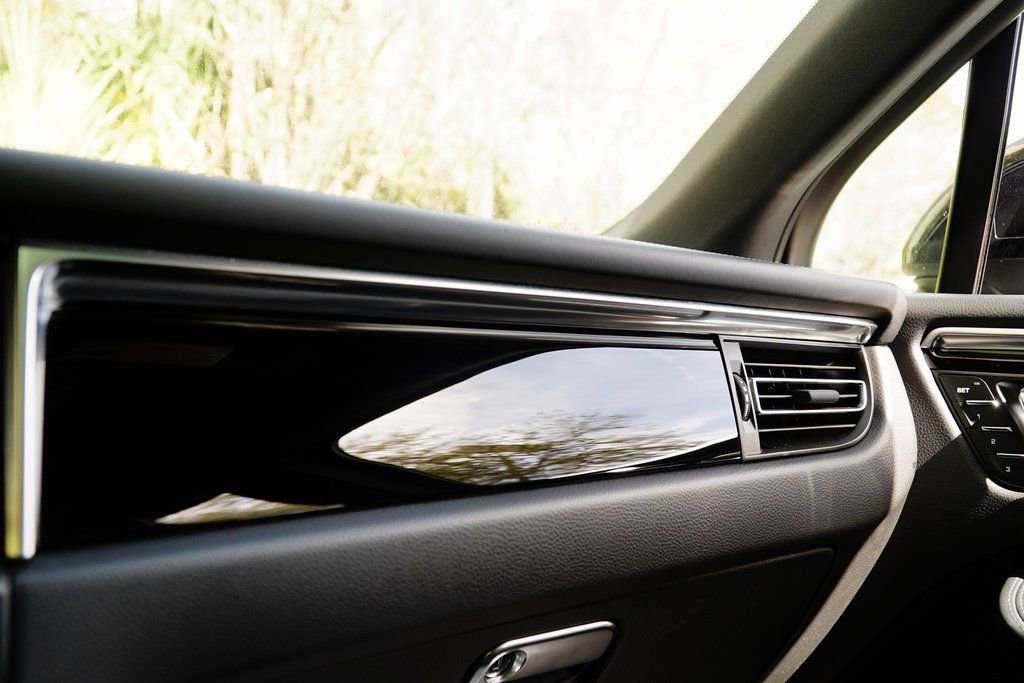 Used 2020 Porsche Macan S image 26