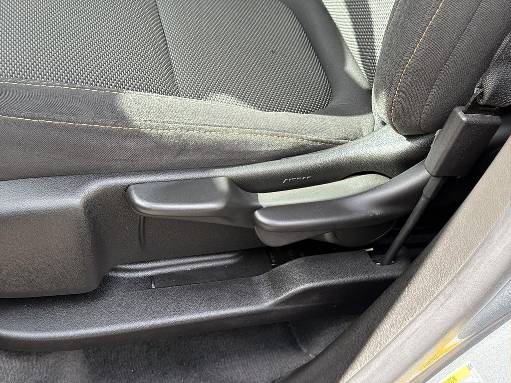 Used 2018 Chevrolet Traverse LS FWD image 32