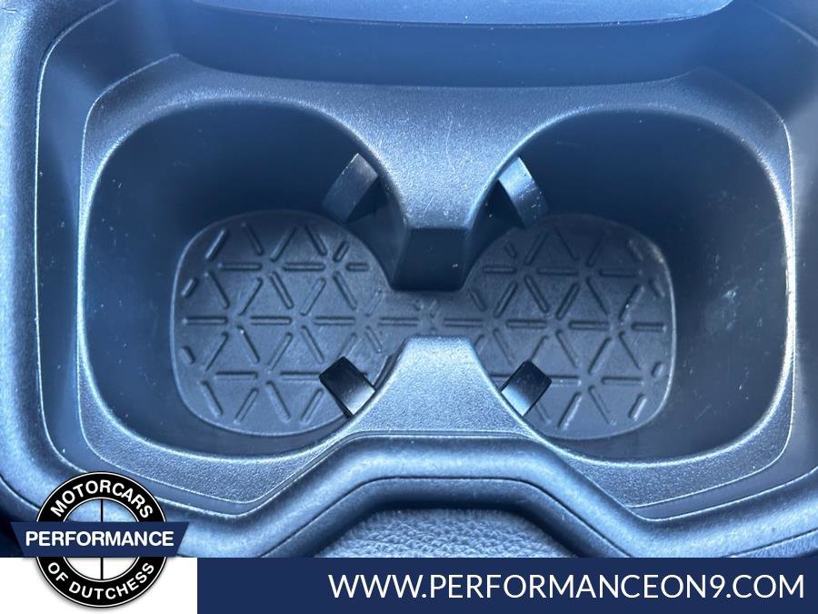 Used 2019 Toyota RAV4 LE w/ Carpet Mat Package AWD/4WD image 28