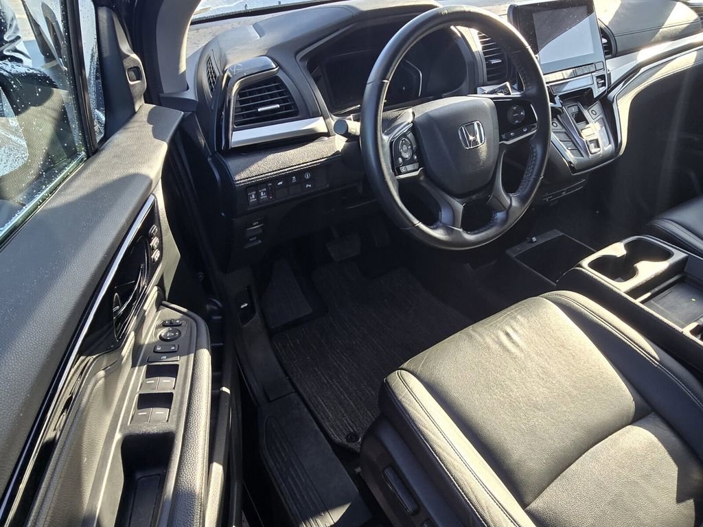 Used 2023 Honda Odyssey Touring image 5