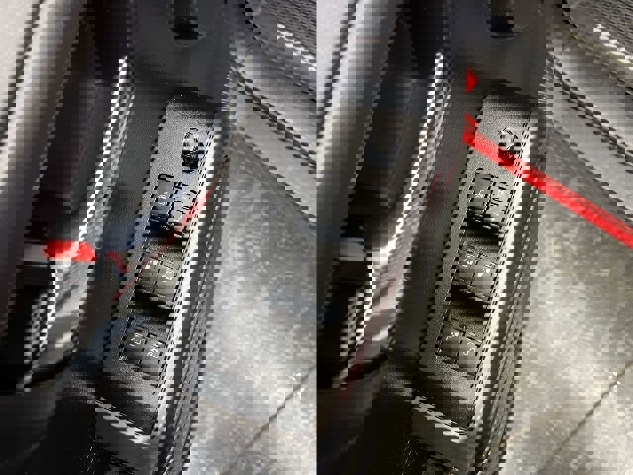 Used 2020 Toyota Tacoma TRD Sport w/ TRD Premium Sport Package image 9