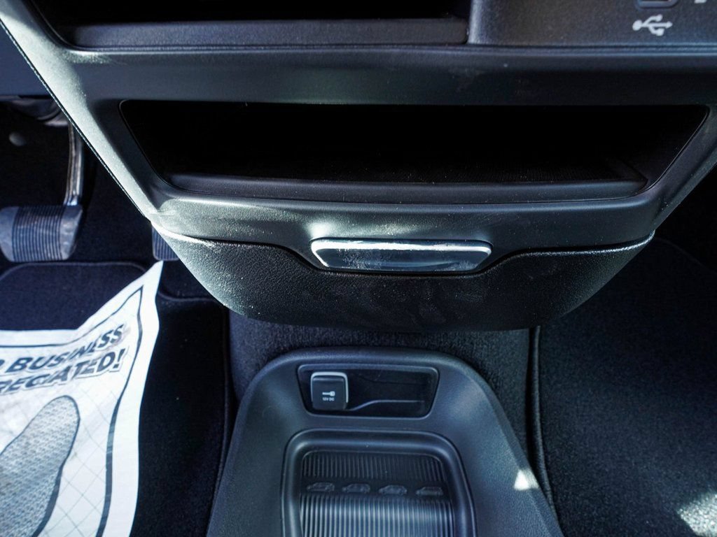 New 2026 Chrysler Pacifica Select FWD image 21