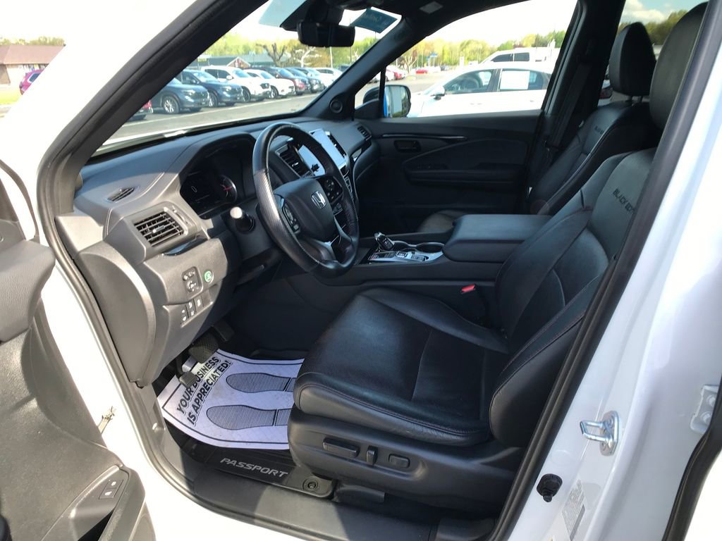 Certified 2024 Honda Passport Black Edition image 4