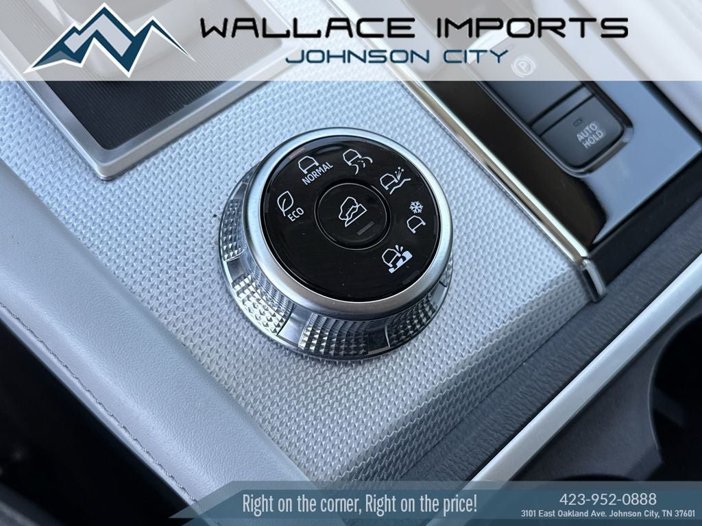 Used 2024 Mitsubishi Outlander SEL AWD/4WD image 28