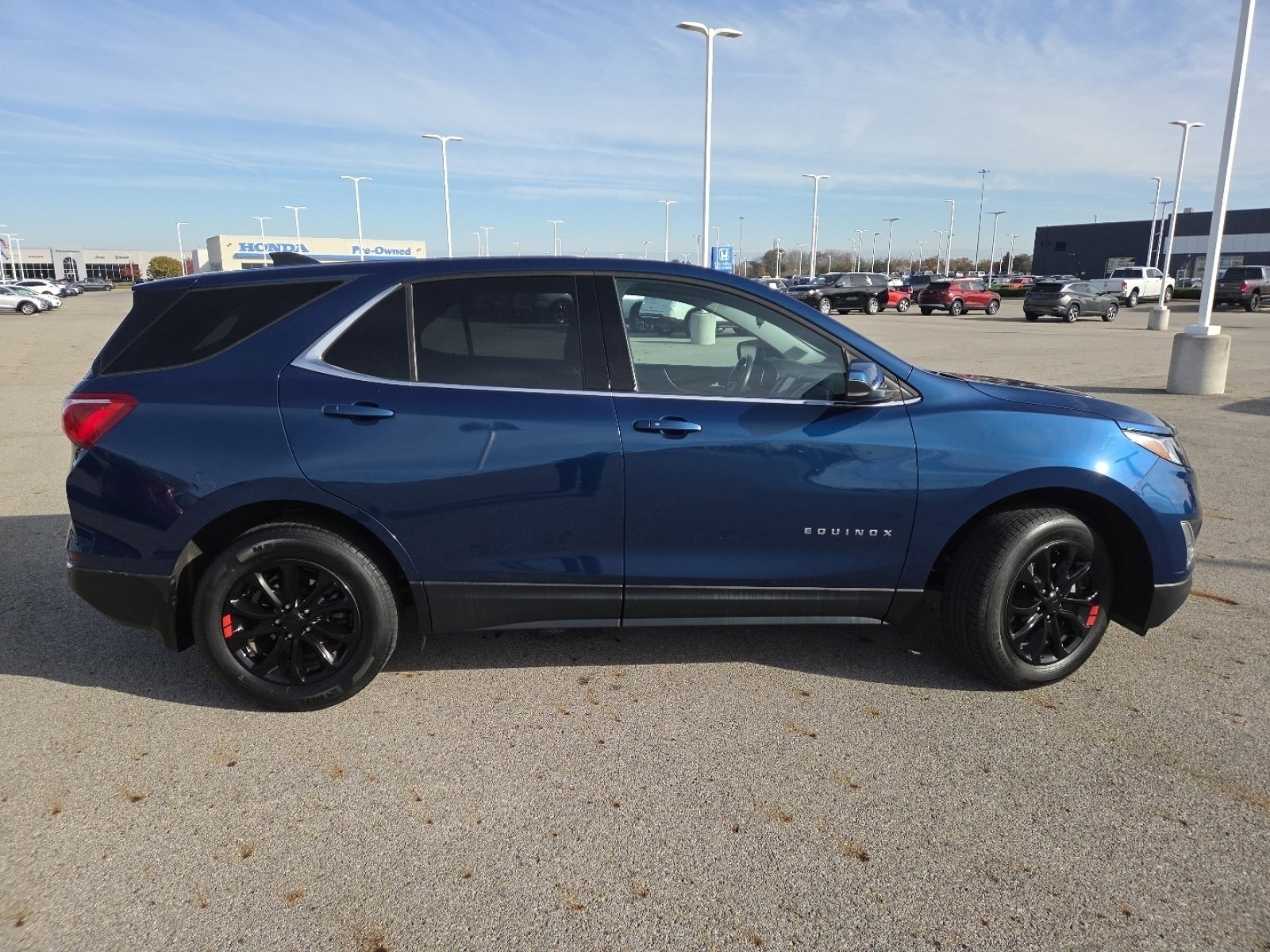 Used 2020 Chevrolet Equinox LT w/ Driver Convenience Package image 17