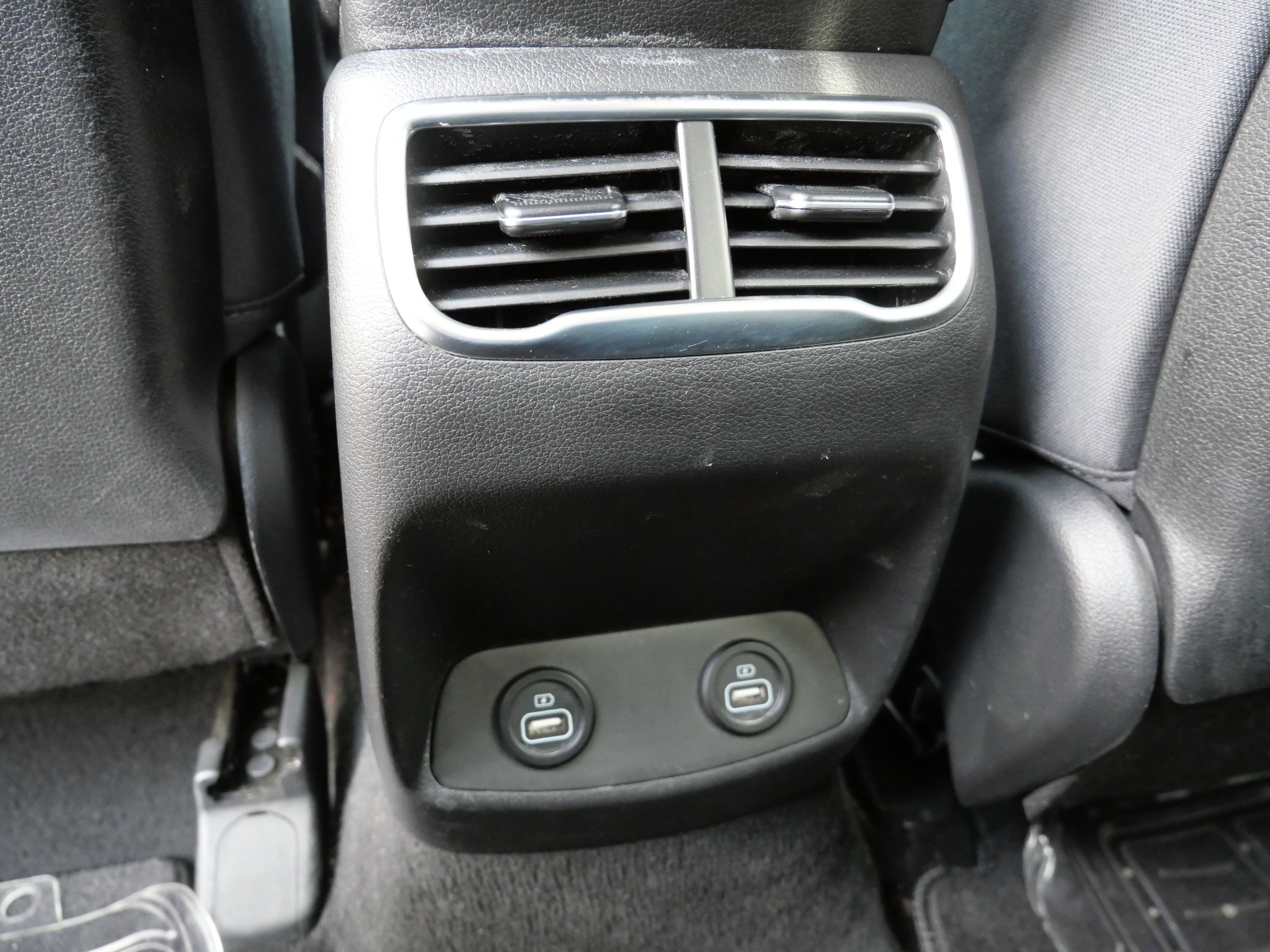 Certified 2023 Hyundai Santa Fe SE image 11