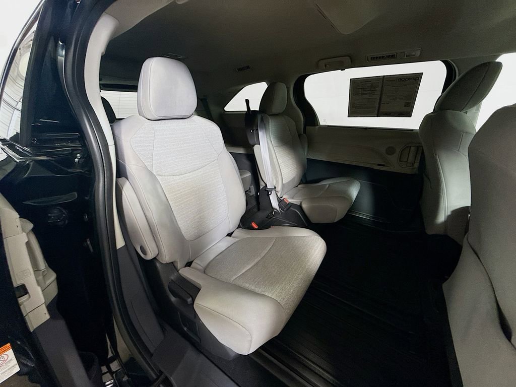 Certified 2022 Toyota Sienna LE FWD image 26