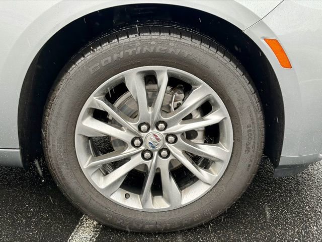 Used 2024 Buick Enclave Avenir image 32