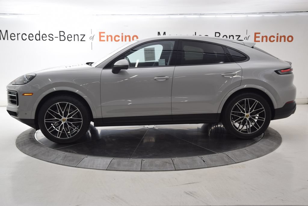 Used 2024 Porsche Cayenne Coupe AWD/4WD image 3