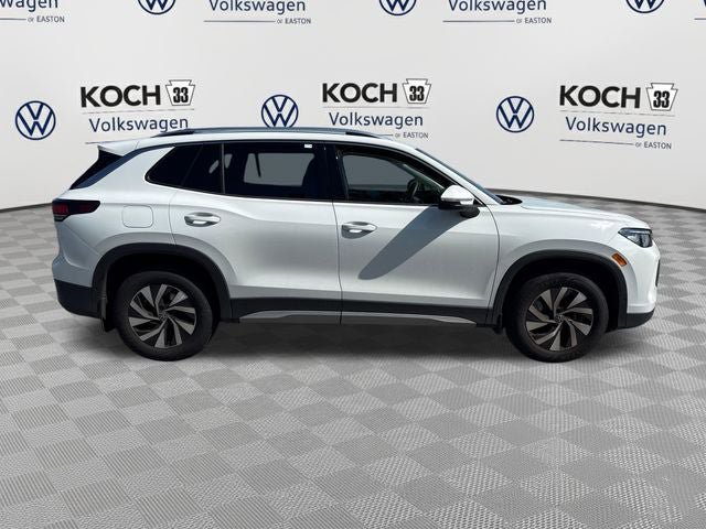 Used 2025 Volkswagen Tiguan S AWD/4WD image 9