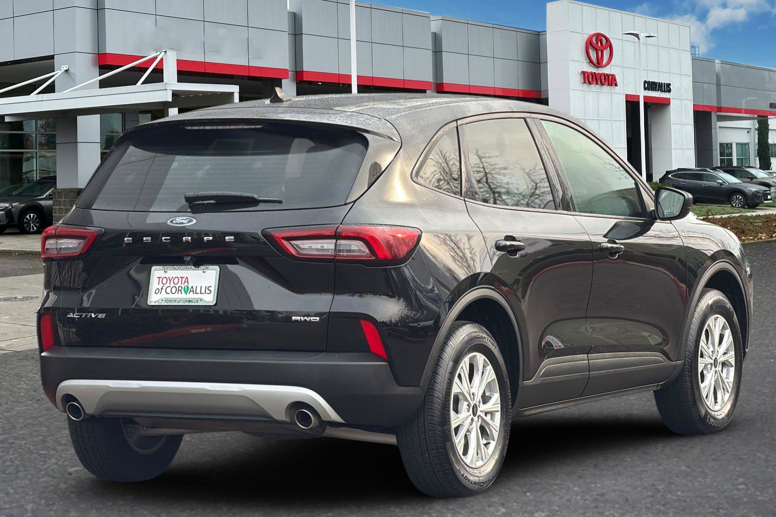 Used 2025 Ford Escape Active image 4