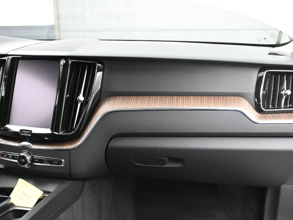 Used 2023 Volvo XC60 B5 Plus w/ Climate Package image 18