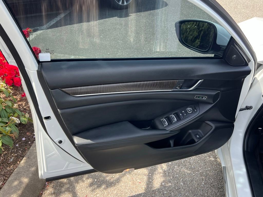 Used 2018 Honda Accord EX-L image 11