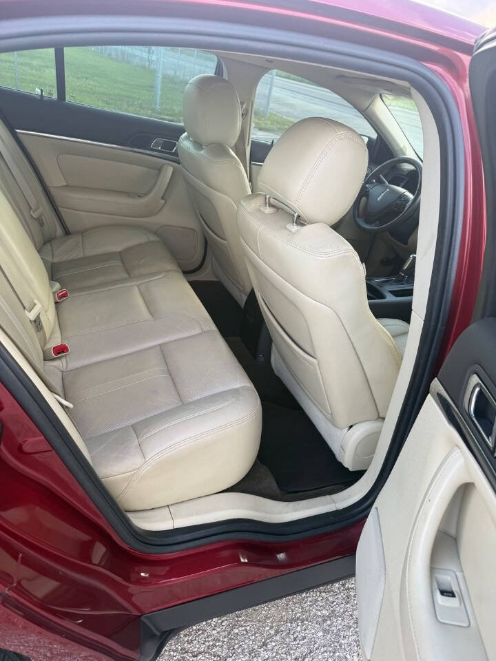 Used 2014 Lincoln MKS FWD image 11