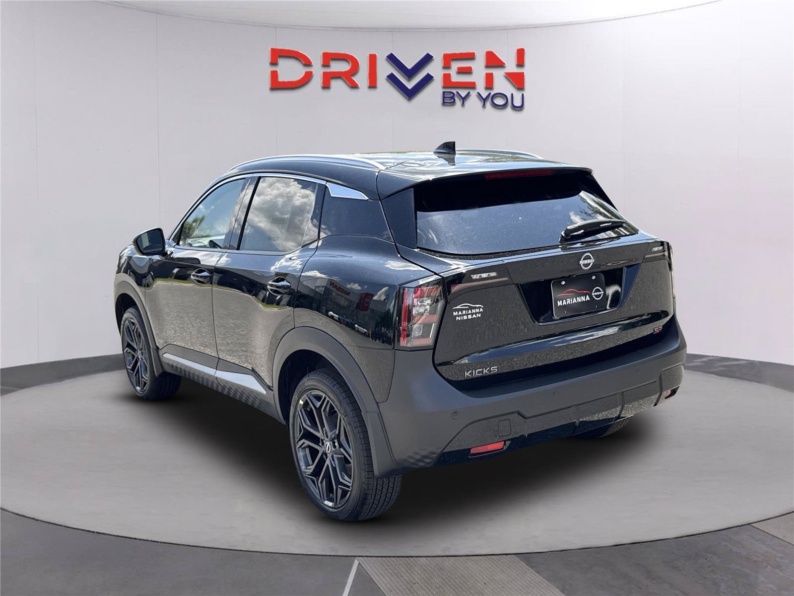 New 2026 Nissan Kicks SR FWD image 6