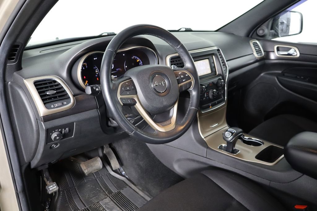 Used 2014 Jeep Grand Cherokee Laredo w/ Quick Order Package 23E AWD/4WD image 24