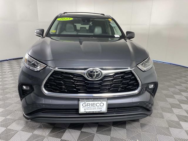 Used 2023 Toyota Highlander Limited image 3