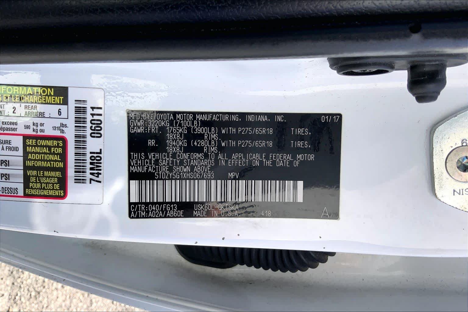 Used 2017 Toyota Sequoia SR5 RWD image 36