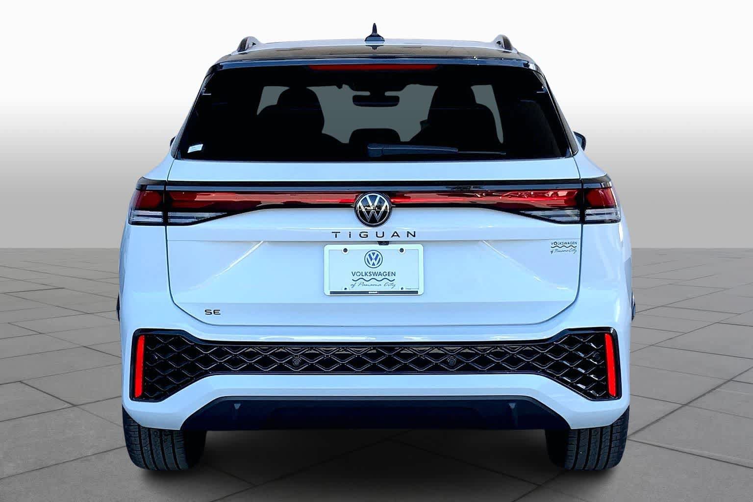Used 2026 Volkswagen Tiguan SE R-Line FWD image 4
