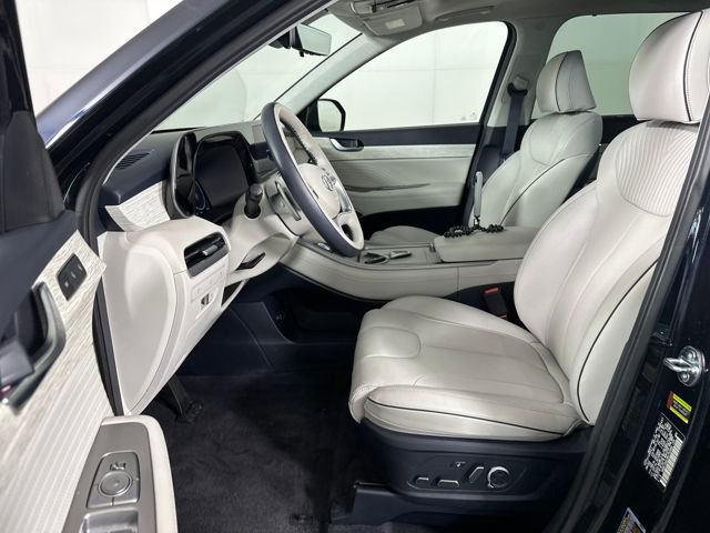Used 2024 Hyundai Palisade Calligraphy image 11