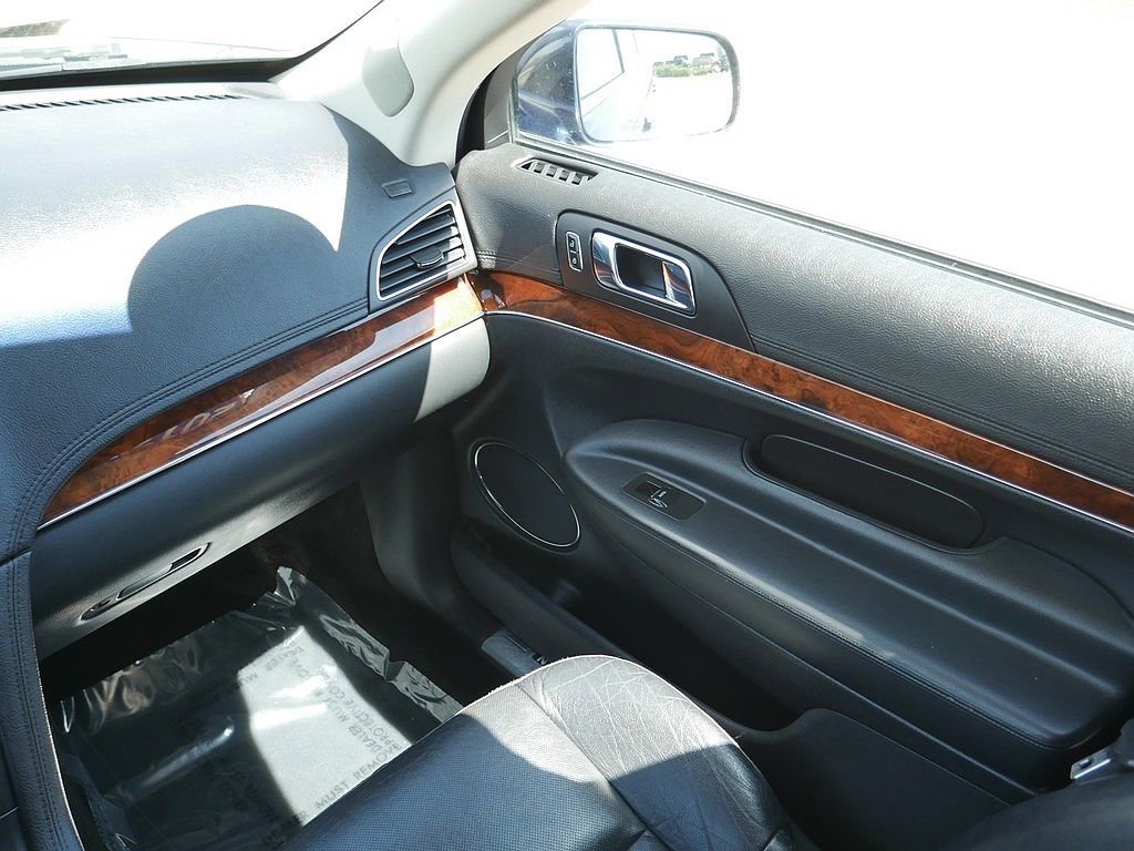 Used 2017 Lincoln MKT AWD w/ Technology Package image 25