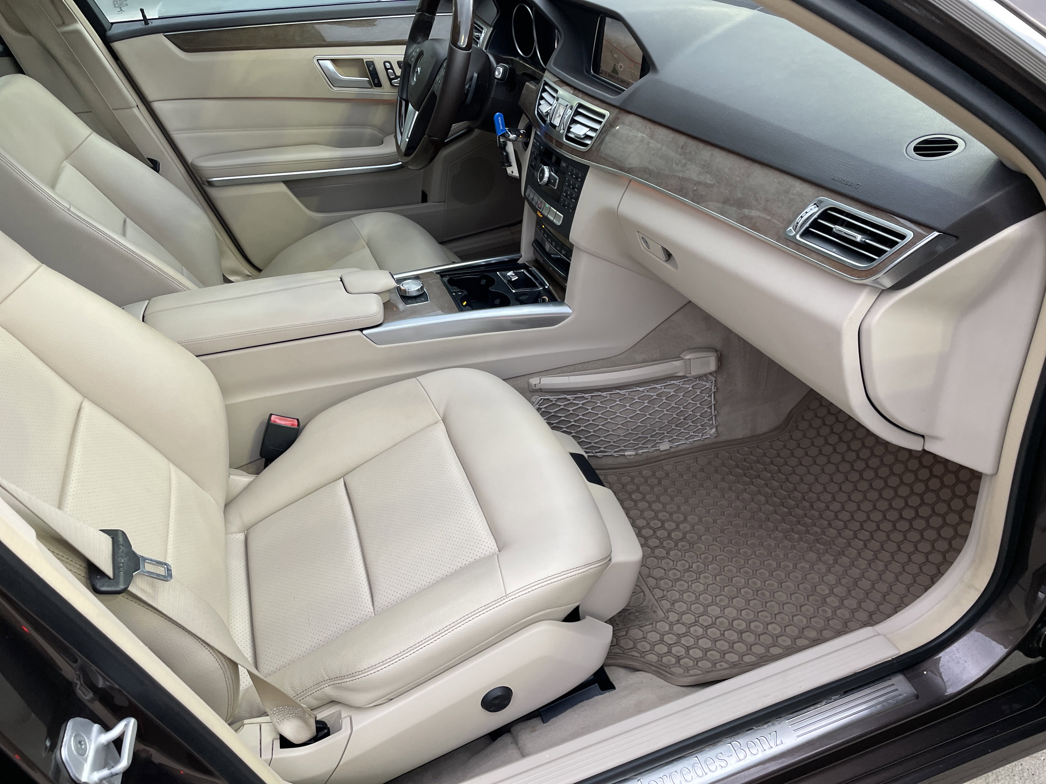 Used 2014 Mercedes-Benz E 250 BlueTEC Sedan image 47