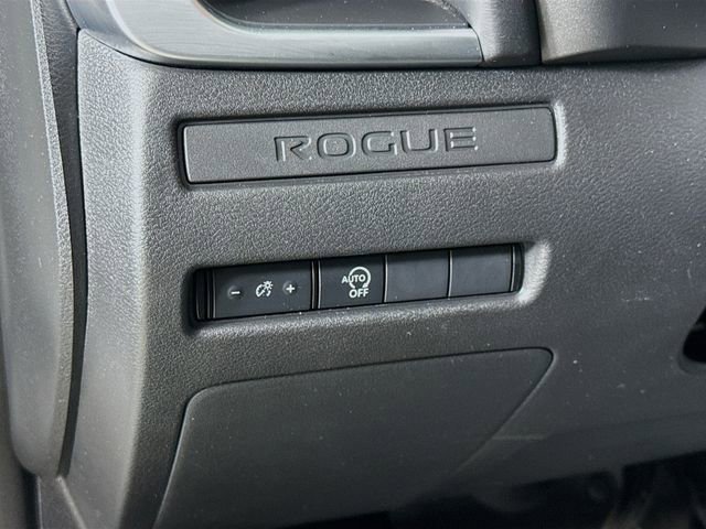 Used 2024 Nissan Rogue S image 10