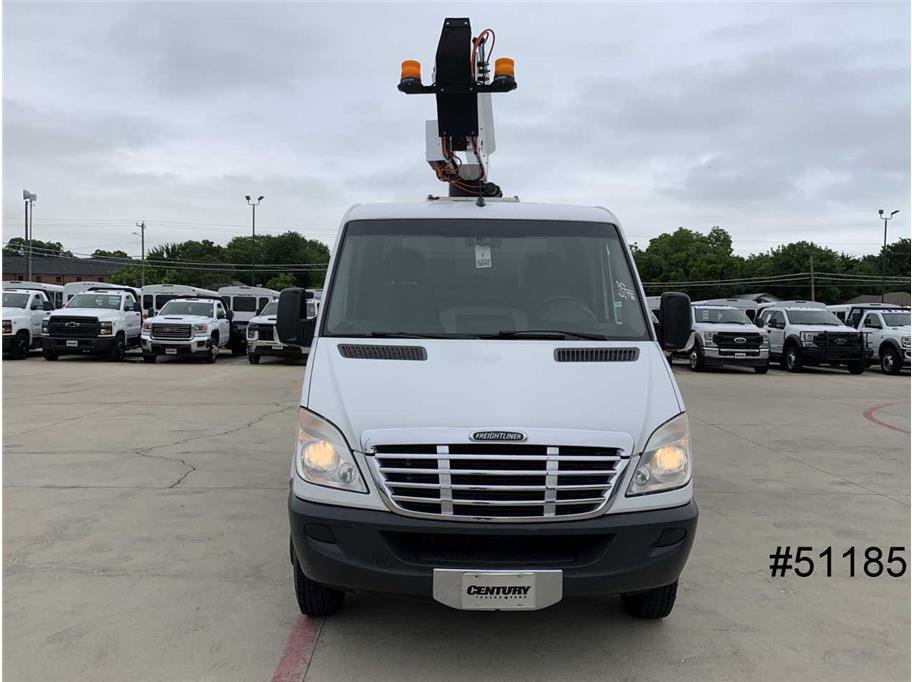 Used 2013 Freightliner Sprinter 3500 image 16