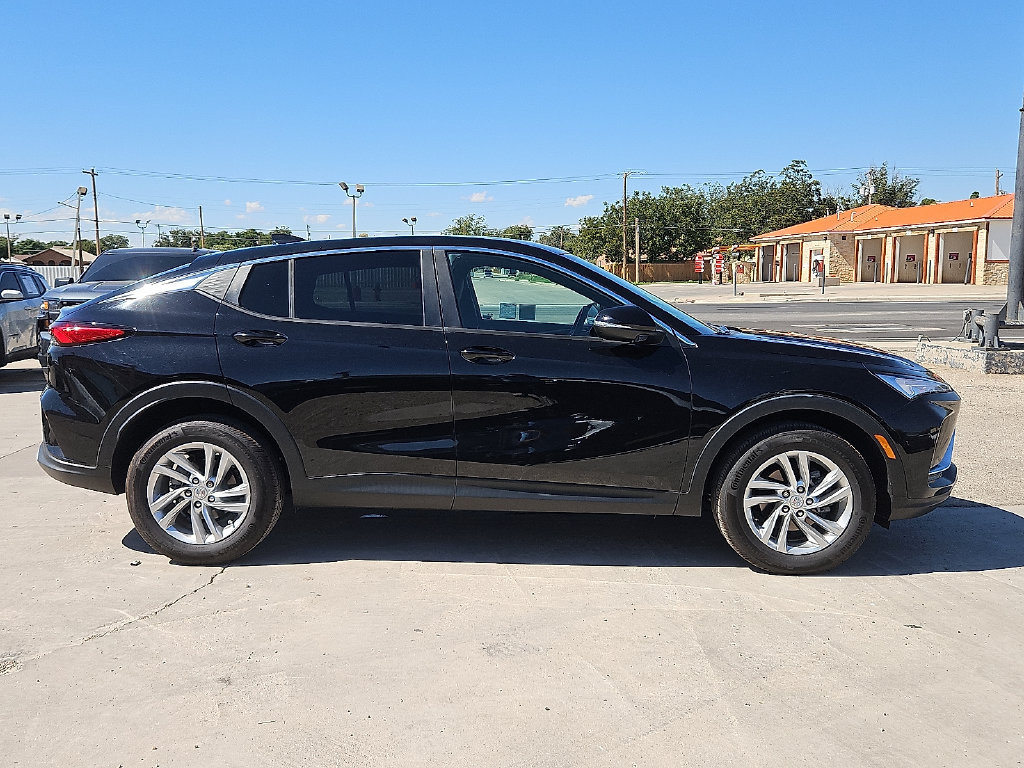 Used 2024 Buick Envista Preferred w/ Advanced Safety Package FWD image 5