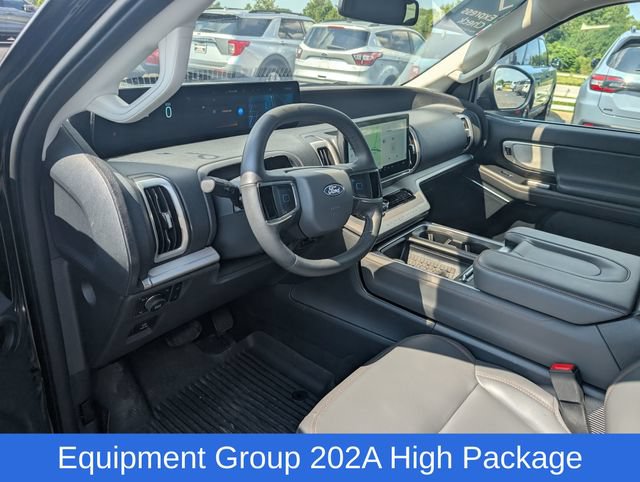 Used 2025 Ford Expedition Active AWD/4WD image 14