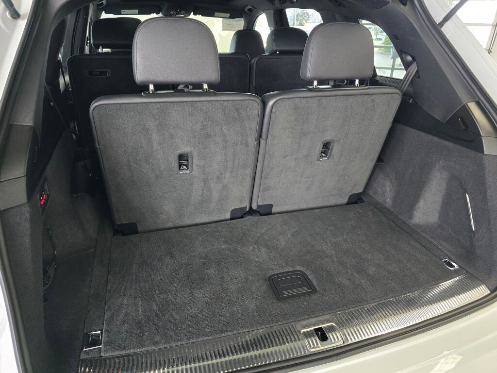 Used 2025 Audi Q7 3.0T Premium Plus image 16