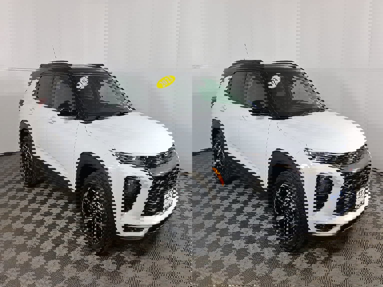 Used 2023 Chevrolet TrailBlazer RS w/ Sun and Liftgate Package image 1