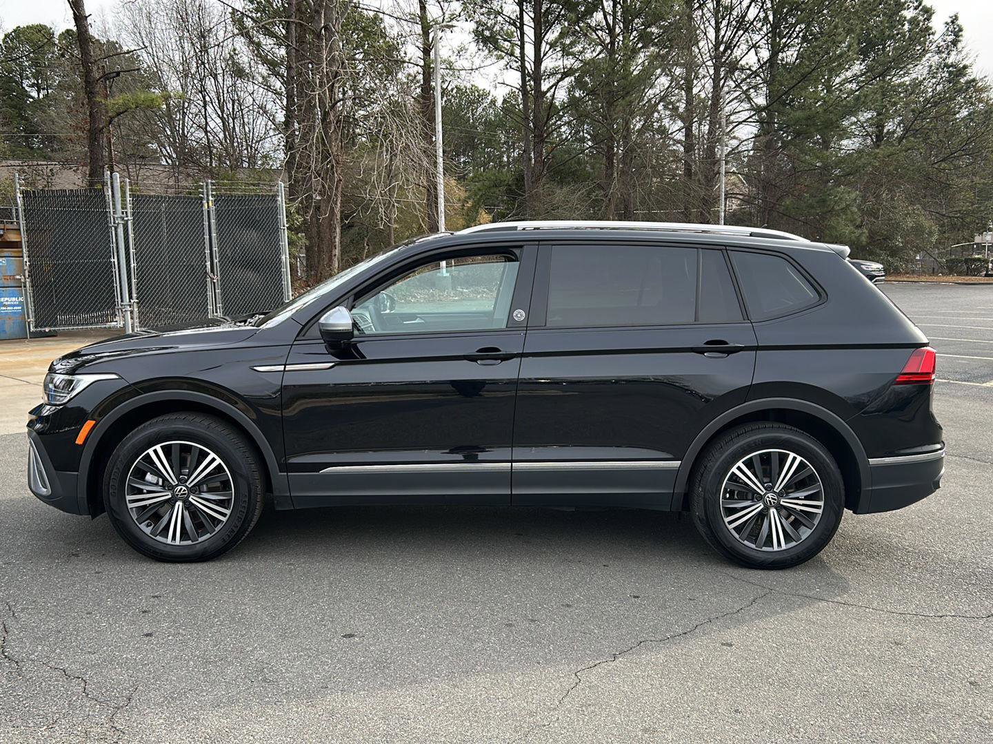 Used 2024 Volkswagen Tiguan Wolfsburg Edition image 3