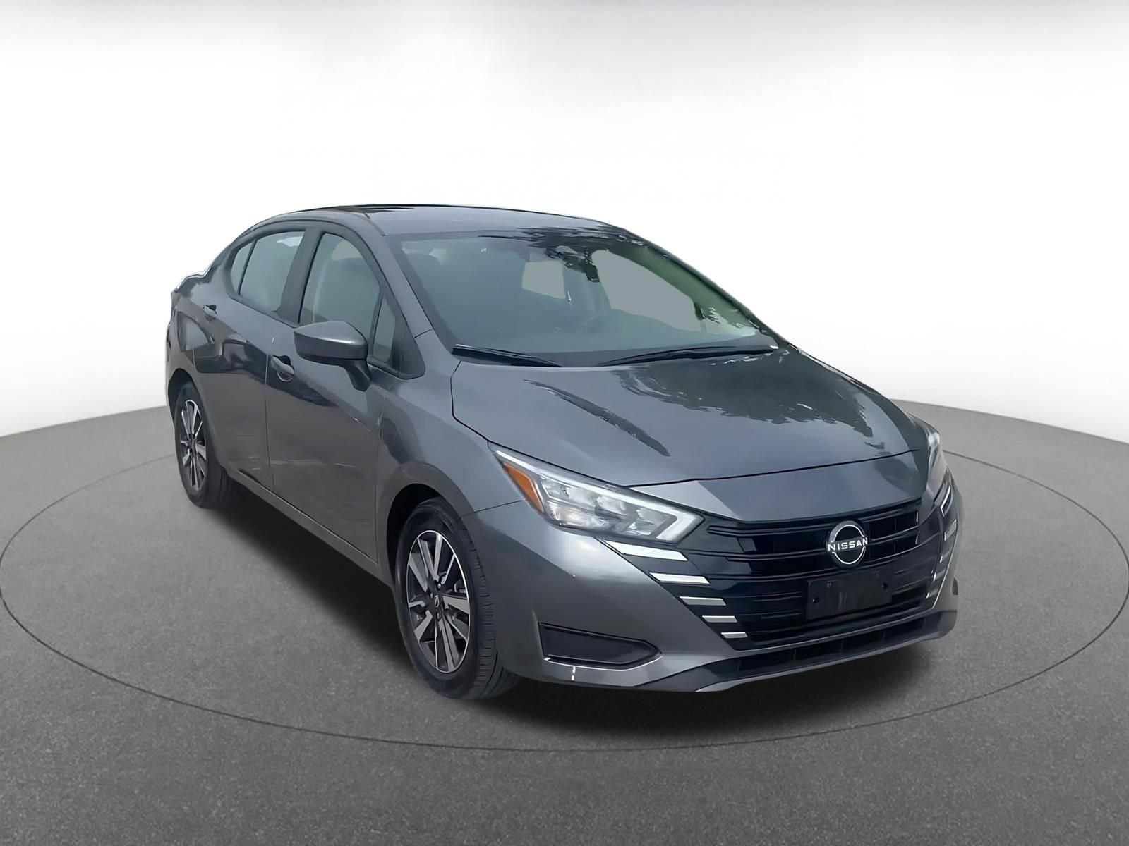 Used 2025 Nissan Versa SV FWD image 3