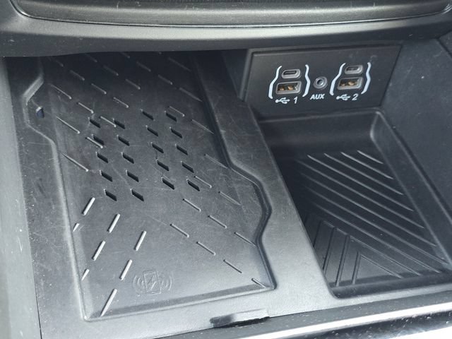 Used 2025 Chrysler Pacifica Limited FWD image 20