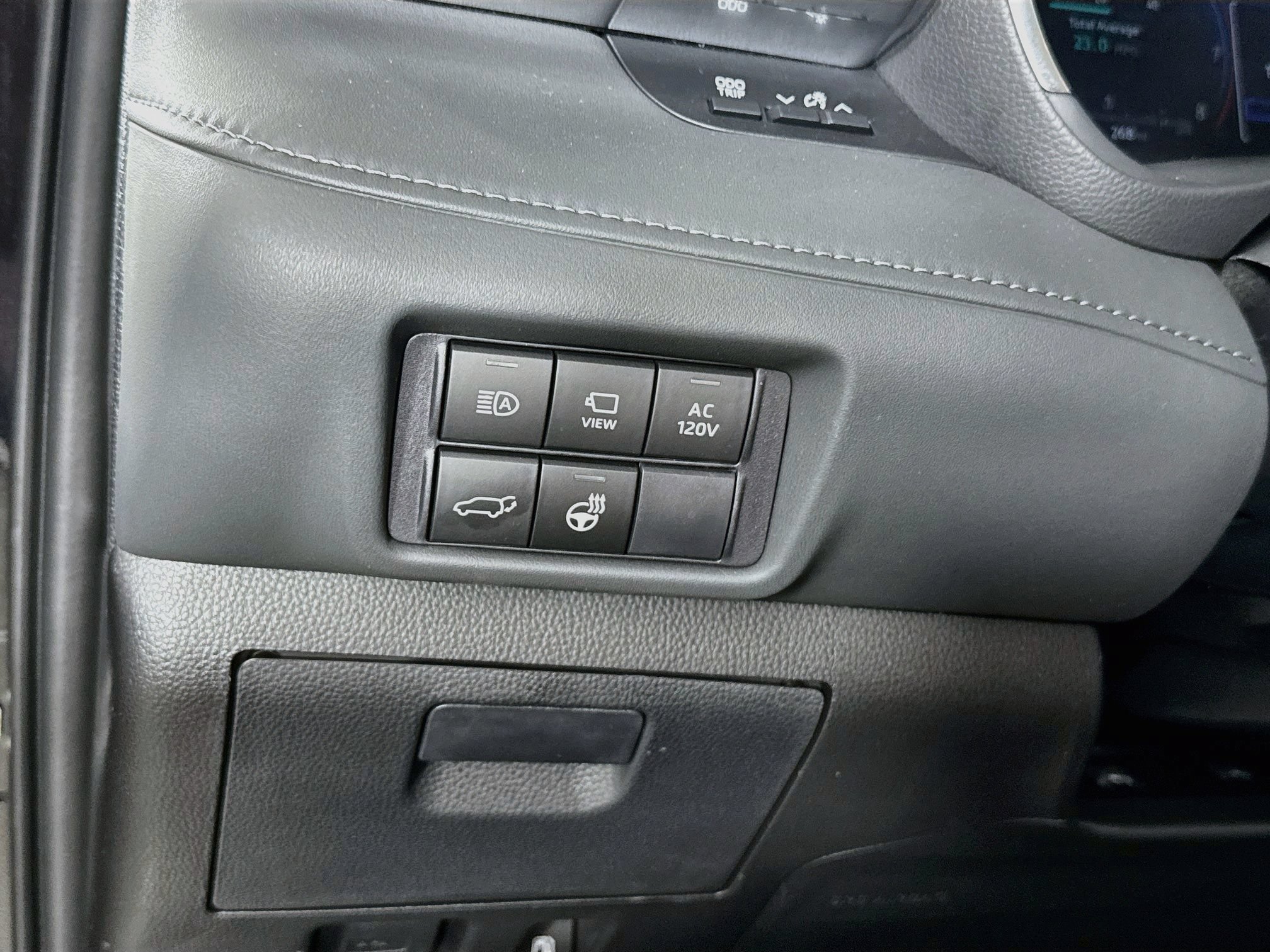 Used 2026 Toyota Highlander Platinum AWD/4WD image 10