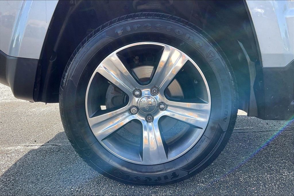 Used 2016 Jeep Patriot High Altitude AWD/4WD image 10