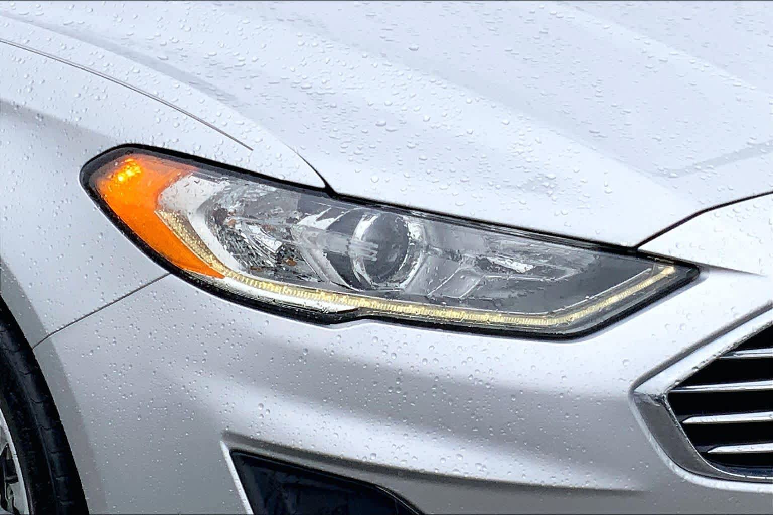 Used 2019 Ford Fusion SE image 24