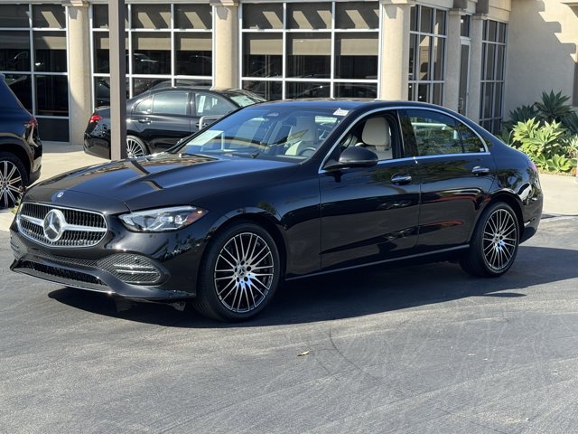 Used 2025 Mercedes-Benz C 300 4MATIC Sedan image 4