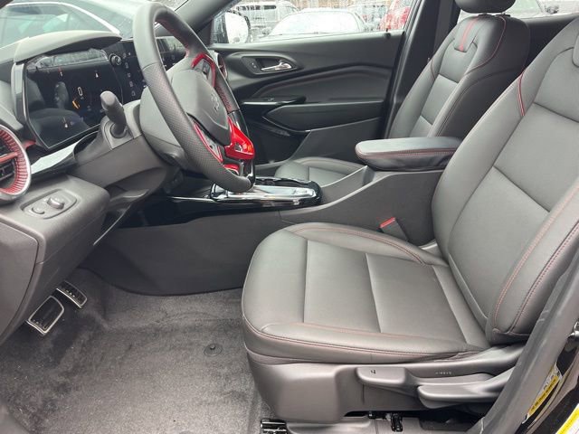 Used 2025 Chevrolet Trax RS w/ Sunroof Package image 11