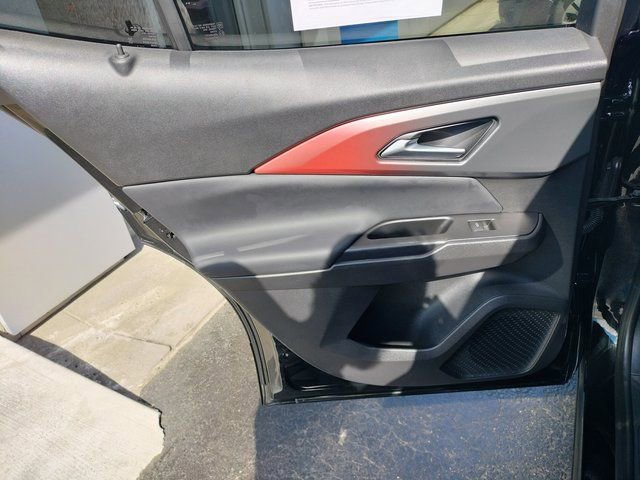 Used 2024 Chevrolet Equinox EV RS image 17