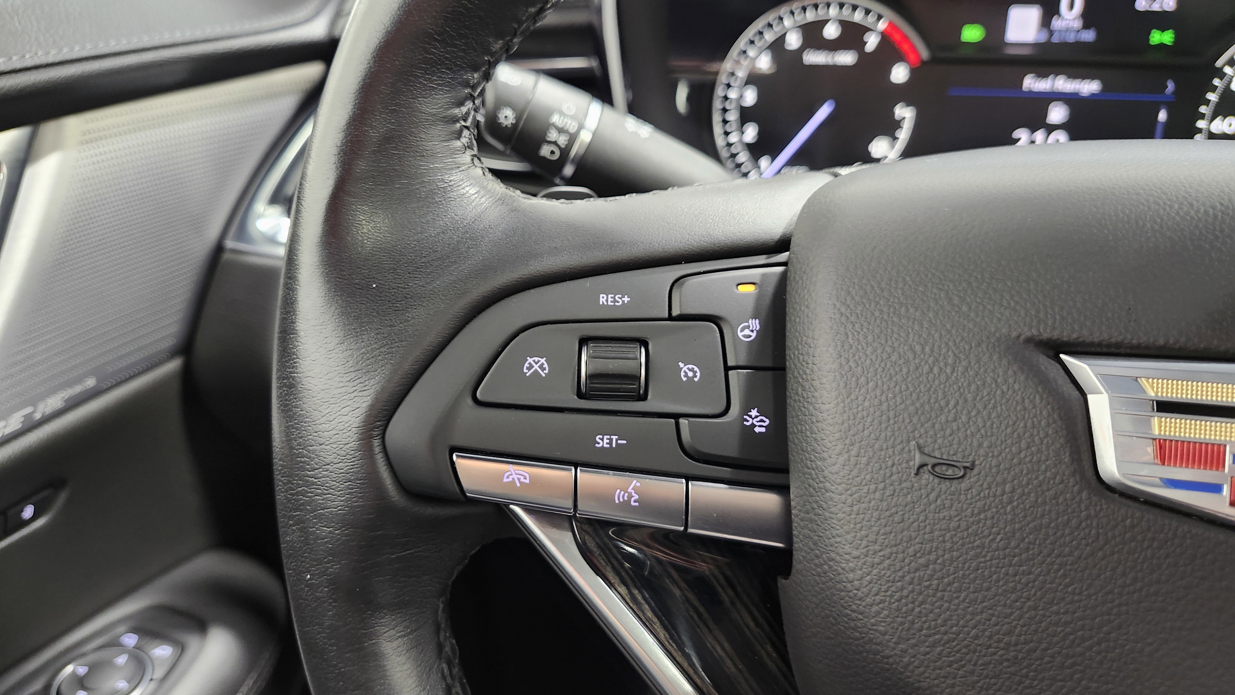 Used 2021 Cadillac XT6 Premium Luxury image 40