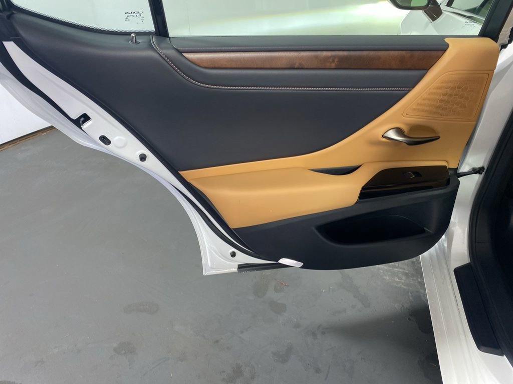 Certified 2023 Lexus ES 300h w/ Premium Package image 26