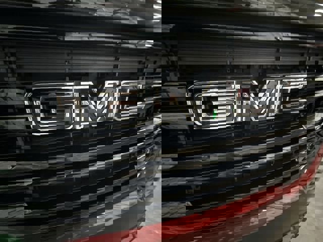 Used 2023 GMC Acadia SLE w/ Driver Convenience Package image 26