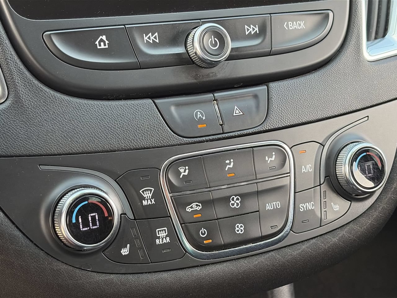 Used 2021 Chevrolet Malibu LT FWD image 26