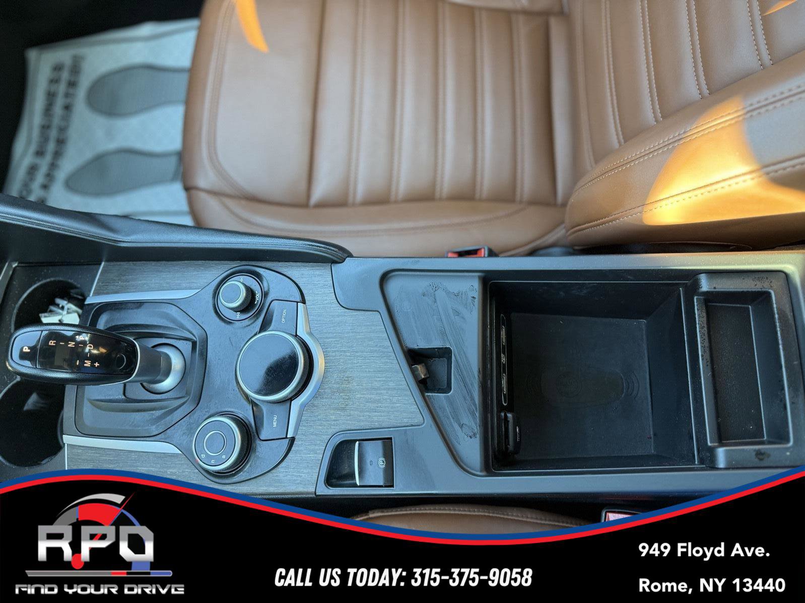 Used 2019 Alfa Romeo Giulia Ti w/ Quick Order Package 22X Lusso image 27